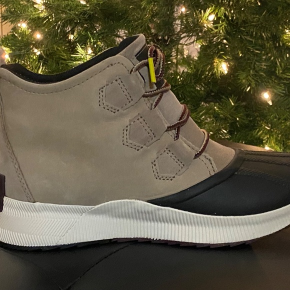 Sorel Boots/Booties - Out N About III - Picture 2 of 8